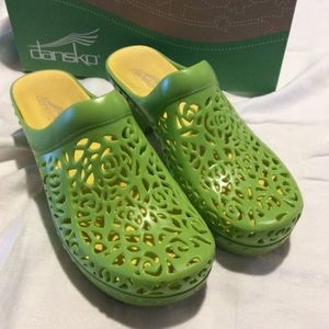 Dansko Pippa Clog 39